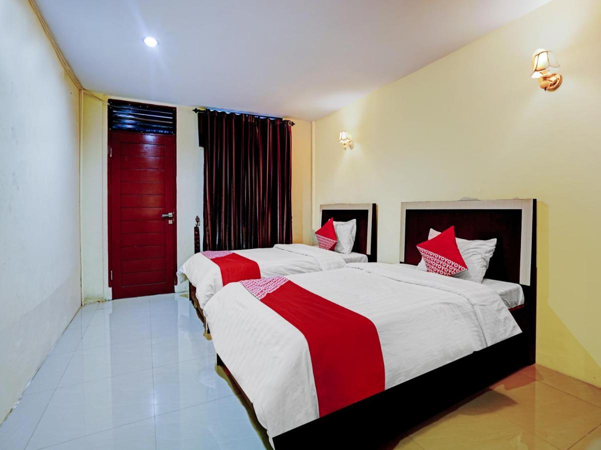 Oyo 90331 Hotel Toba Shanda Парапат Екстериор снимка