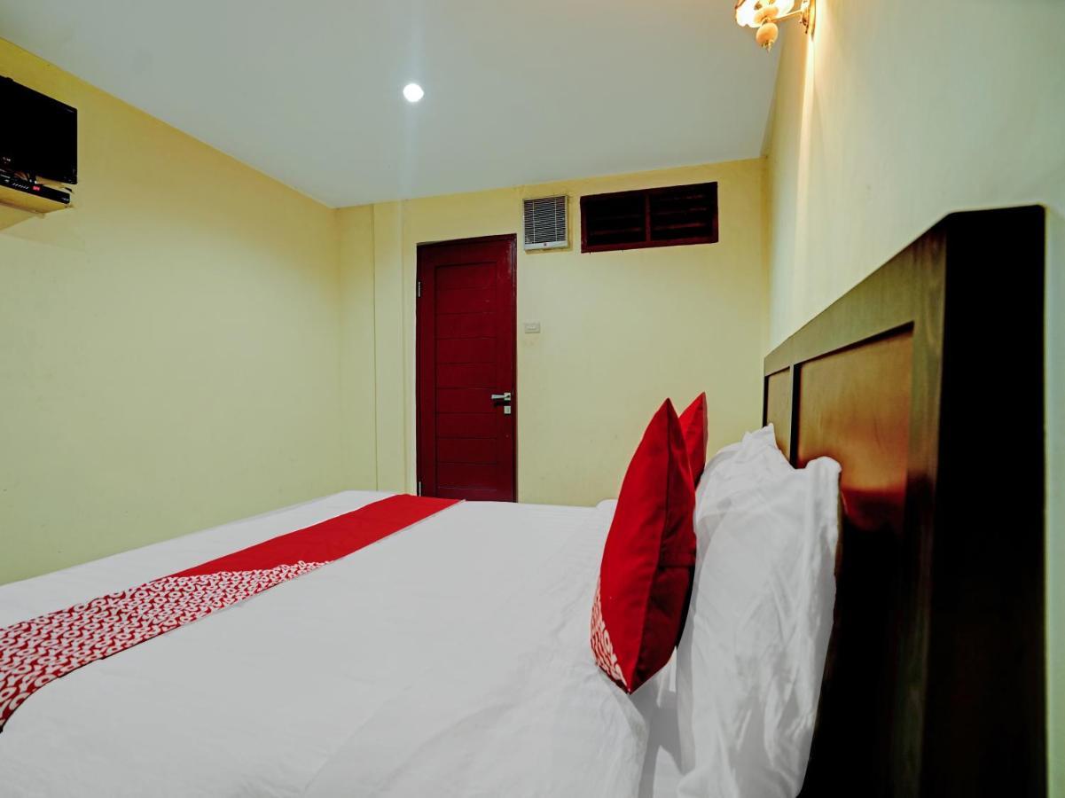 Oyo 90331 Hotel Toba Shanda Парапат Екстериор снимка