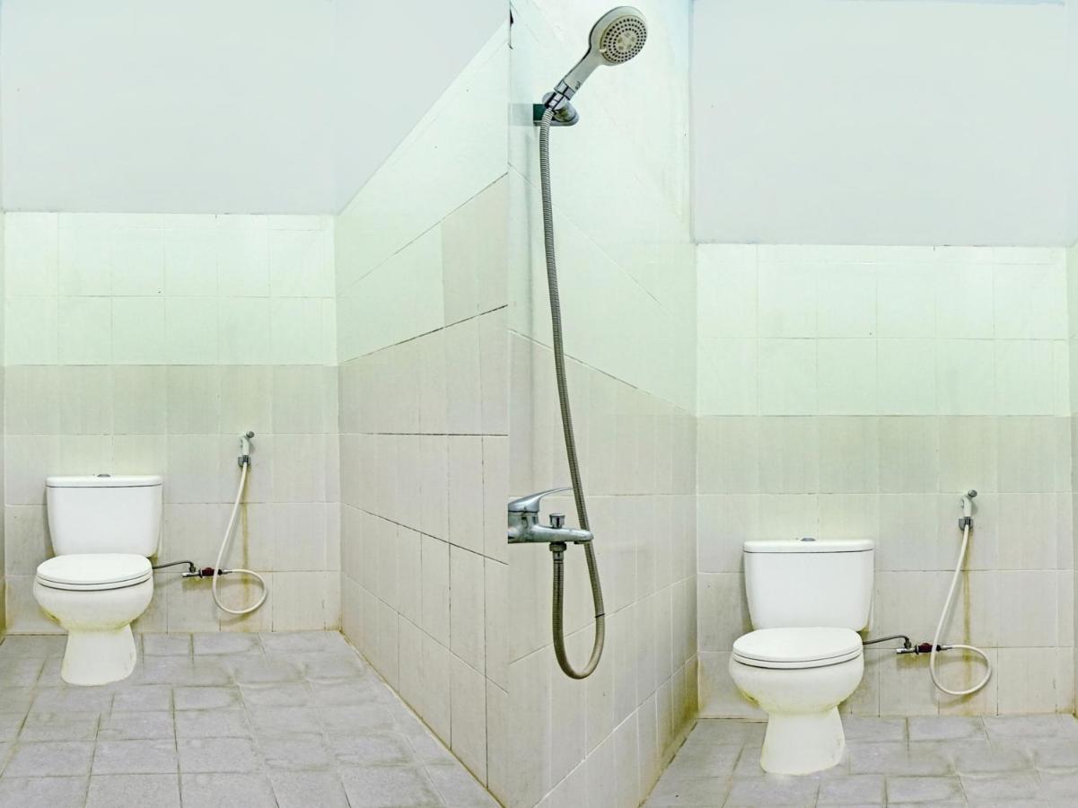Oyo 90331 Hotel Toba Shanda Парапат Екстериор снимка